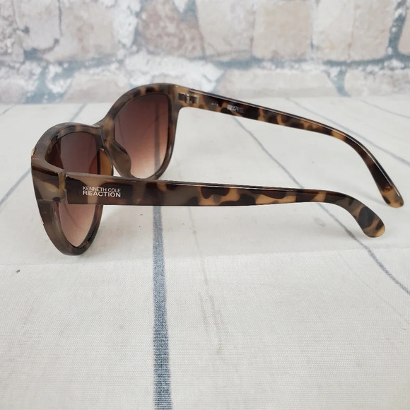 Kenneth Cole Reaction Brown Tortoise Shell Sunglasses - Picture 7 of 14